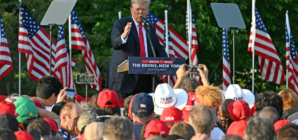 Trump Offers to Help New York Democrats as Thousands Attend Bronx Rally