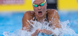 Zsuzsanna Jakabos Shines with Stellar Performances at European Aquatics Championships
