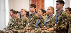 Defense Minister Honors Hungarian Military Athletes