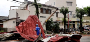 Typhoon Shanshan brings heavy rain and strong winds to southern Japan