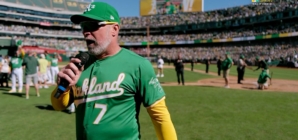 A's manager Mark Kotsay says goodbye to Oakland fans after 57 years following final game at Oakland Coliseum