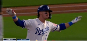 Royals' Bobby Witt Jr. crushes a GRAND SLAM against the Tigers