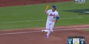 Pete Alonso crushes a three-run home run, giving Mets a 3-0 lead over Dodgers