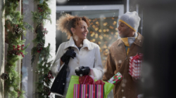 Here’s how much Americans plan to spend on the holidays this year