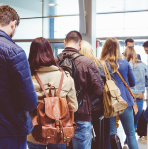 American Airlines to boarding group cheats: Wait your turn