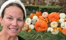 Halloween-focused Texas mom uses pumpkins and gourds to decorate front porches