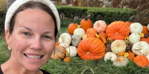 Halloween-focused Texas mom uses pumpkins and gourds to decorate front porches