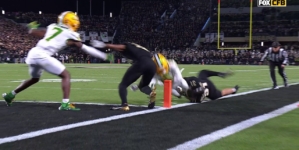 Dillon Gabriel connects with Tez Johnson for a 12-yard TD, extending Oregon's lead over Purdue