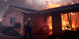 3,500 homes under threat as Mountain fire rages in Southern California