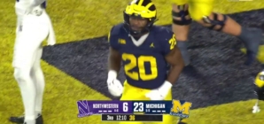 Michigan's Kalel Mullings rushes for a 10-yard touchdown vs. Northwestern | CFB on FOX