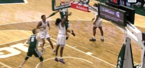 Michigan State's Jaden Akins throws down a MASSIVE poster vs. Niagara