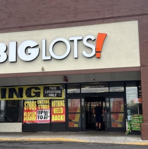 Big Lots reaches deal to keep hundreds of U.S. stores open