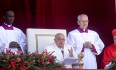 Pope Francis urges all nations to ‘silence the sounds of arms’ in Christmas address