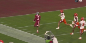 Zevi Eckhaus connects with Kyle Williams on a 66-yard TD, bringing Washington State to a 14-14 tie with Syracuse