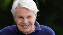 Lawyers for ex-Abercrombie CEO say he has dementia and may not be able to stand trial