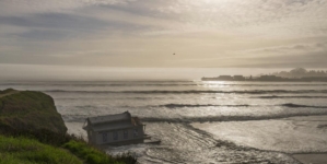 Part of Santa Cruz pier collapses as coastal city gets pounded by high surf