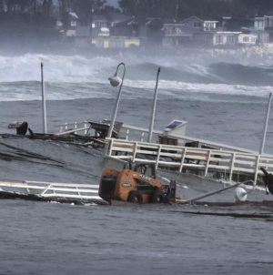 Santa Cruz’s 100-year-old wharf keeps getting thrashed