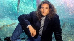 Michael Bolton shares new family photo amid brain tumor diagnosis