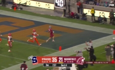 Zevi Eckhaus hits Carlos Hernandez on a 42-yard touchdown, trimming Washington State's deficit vs. Syracuse