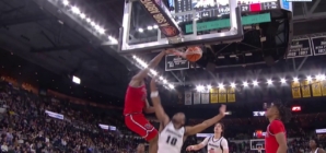 Zuby Ejiofor throws down an absolute POSTER to help St. John's shrink lead against Providence