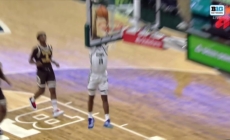 Jase Richardson throws down one-handed dunk in transition to help Michigan State shrink Western Michigan's lead