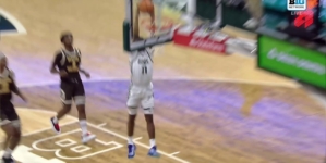 Jase Richardson throws down one-handed dunk in transition to help Michigan State shrink Western Michigan's lead