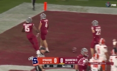 Zevi Eckhaus scores on a four-yard TD rush, gives Washington State a 7-0 lead over Syracuse in Holiday Bowl