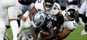 Raiders RB Sincere McCormick Questionable to Return vs Falcons