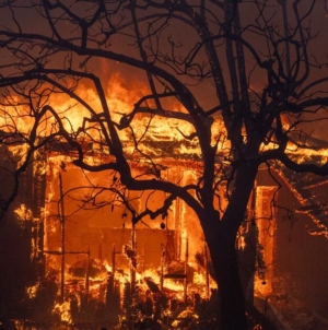 Amid dangerous winds in 2011, LAFD engines stood ready. That didn’t happen this time