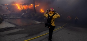 With a forecast of dangerous winds, LAFD pre-deploys to avoid failings of Palisades fire