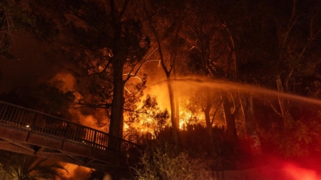 Firefighters make big gains battling Sunset fire, which forced evacuations in Hollywood
