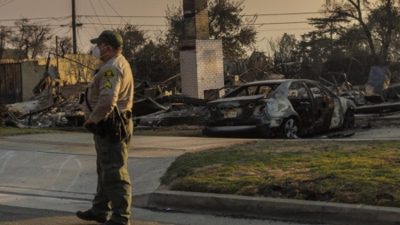 L.A. plans curfew in crackdown on looting in fire-ravaged areas