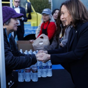 Former Vice President Kamala Harris’ first stop in California: Altadena fire zone