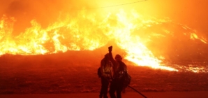 Photos: Hughes fire in Castaic explodes to more than 9,000 acres in just hours