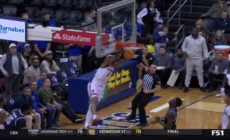 St. John's Aaron Scott throws down THUNDEROUS ALLEY-OOP  to extend lead over Seton Hall