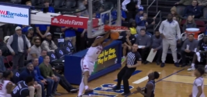 St. John's Aaron Scott throws down THUNDEROUS ALLEY-OOP  to extend lead over Seton Hall