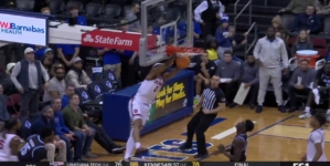 St. John's Aaron Scott throws down THUNDEROUS ALLEY-OOP  to extend lead over Seton Hall