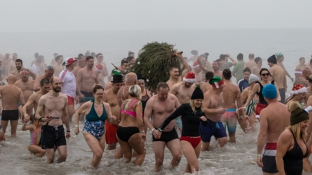January Madness! Swimmers Take to Frosty Lake Balaton