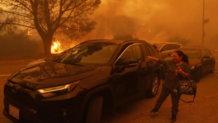Pacific Palisades residents face traffic gridlock, uncertainty as fire nears