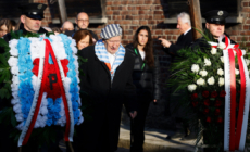 Auschwitz survivors lay wreaths on 80th anniversary of liberation