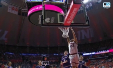 Illinois' Tre White throws down THUNDEROUS two-handed slam extending lead against Northwestern