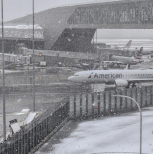 Airlines cancel flights and Houston airports prepare to close ahead of Gulf Coast storm