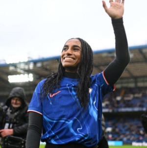 Naomi Girma is women’s soccer’s first million-dollar player after moving to Chelsea from San Diego