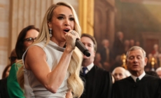 Carrie Underwood praised for how she handled mishap