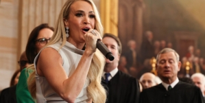 Carrie Underwood praised for how she handled mishap