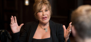 Socialite Jocelyn Wildenstein Known For ‘Cat’ Plastic Surgery Dies