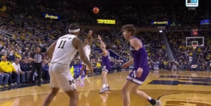 Michigan's Nimari Burnett SPLASHES 3-pointer to extend lead over Northwestern