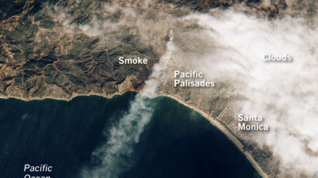 These maps show Los Angeles’ Palisades Fire rapidly growing in first day