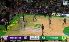 Great Osobor throws down TOUGH two-handed DUNK to give Washington a lead over Oregon