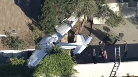 Small plane crashes outside home in Temple City neighborhood